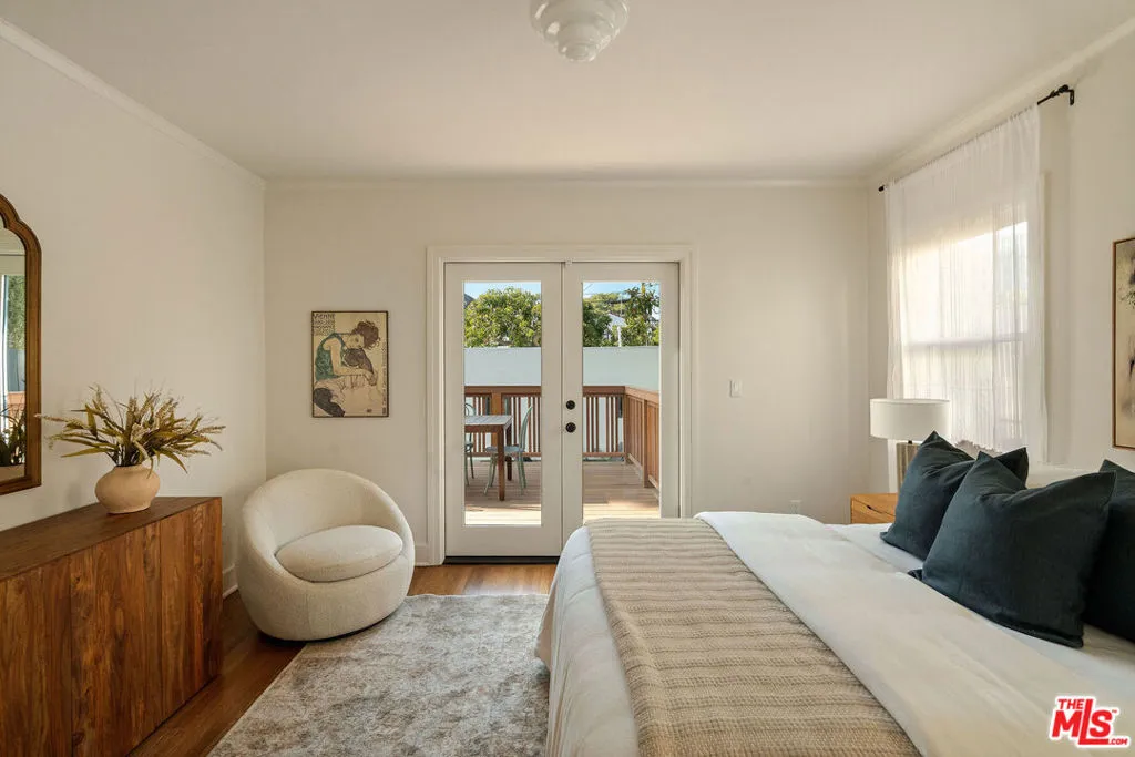 845 S Muirfield Road, Los Angeles, California 90005 home-pic-34